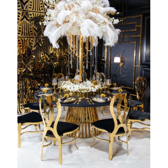 Gold metal event chair with heart-shaped double-oval backrest and White upholstered seat cushion